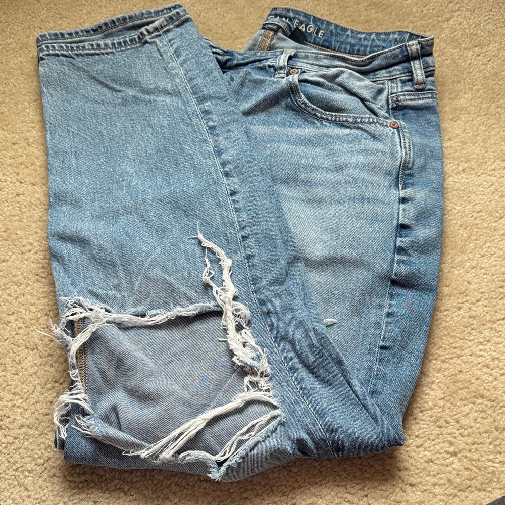 American Eagle distressed mom jeans size 16